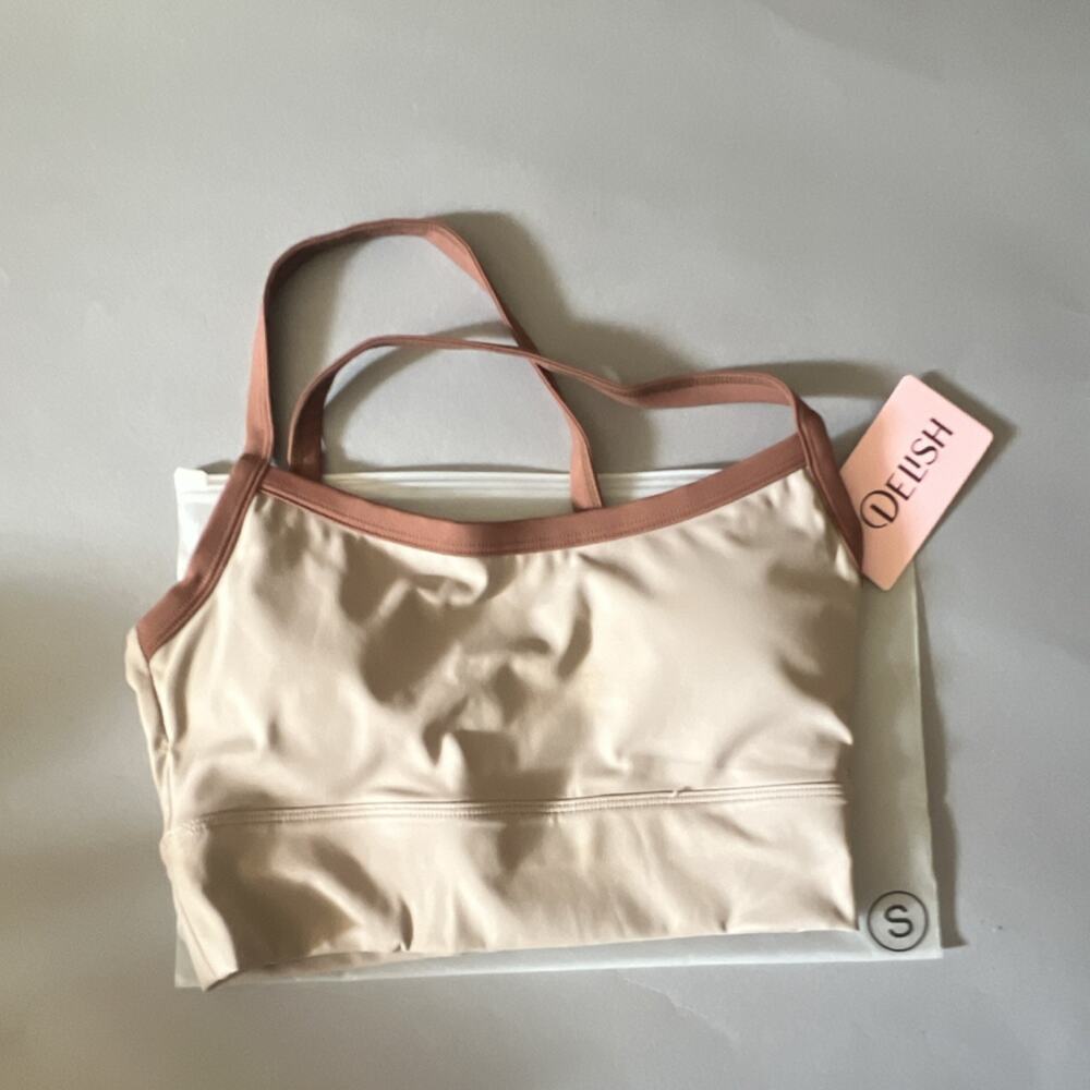 Delish Fetish Beige Pink Solid Pullover Sports Bra Wireless Size S